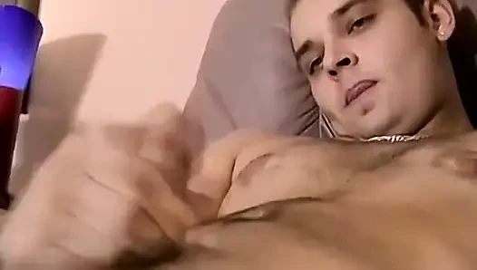 Heteroseksüel bir oğlanı emiyor