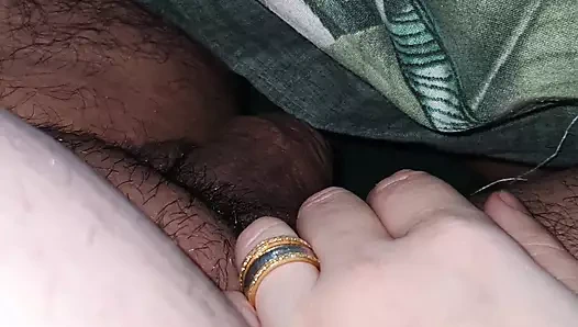 Üvey annenin eli üvey oğlunun yarağına kayacak mı???