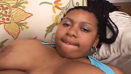 Kıvrımlı amatörler boşalmak onların creampies osuruk!