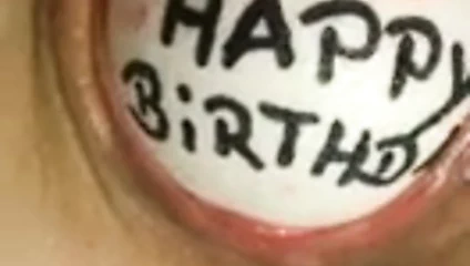 Gevşek sürtük doğum günün kutlu olsun