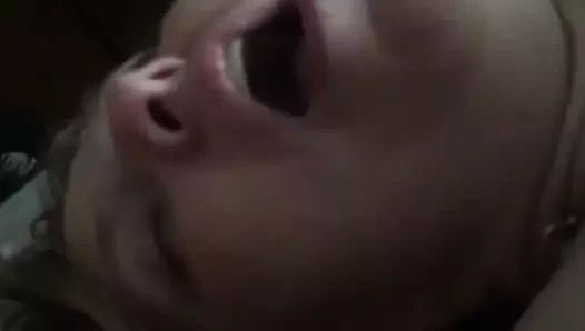 Kız arkadaş döl yutuyor