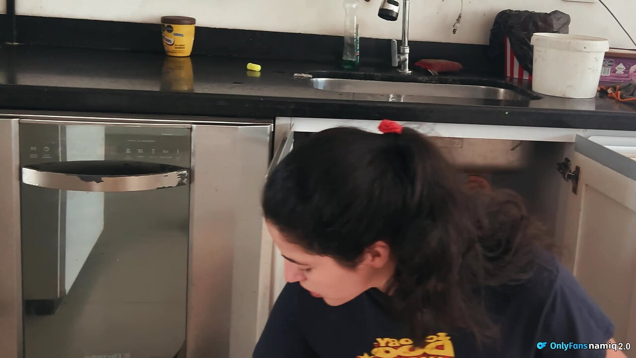 Pipom penisiyle tıkandı ben ortaya çıkarıyorum