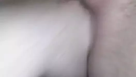 Bbw karısı bağırıyor çünkü o çok sert yumruklu