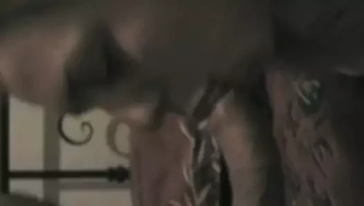 Yavaşça daha hızlı sikiliyor