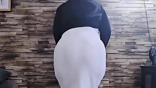 - Merhaba Sevgilim, Altında Ne Saklı Olduğunu Görmek Istiyorsun.