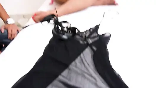 Moda tasarımcısı öğrencisini cezalandırıyor, sert seks