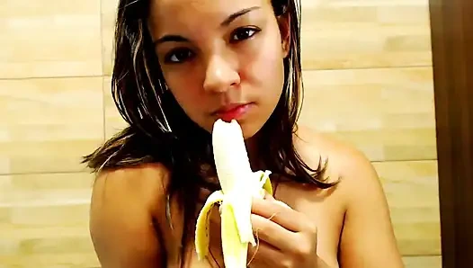 Benimle tatlı ve sulu bir şeyler tatmaya cesaretin var mı?