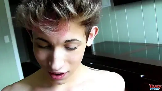 Yarak emen Blake'e ikram