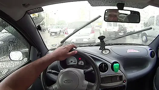 Arkadaşlar akneli bir kıza bindi ve ortodontik diş tellerini spermle doldurdu