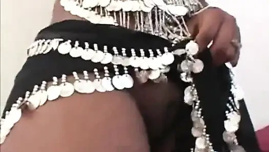 Seksi latin kadın ağzında büyük yarağı seviyor... ağzına boşalma