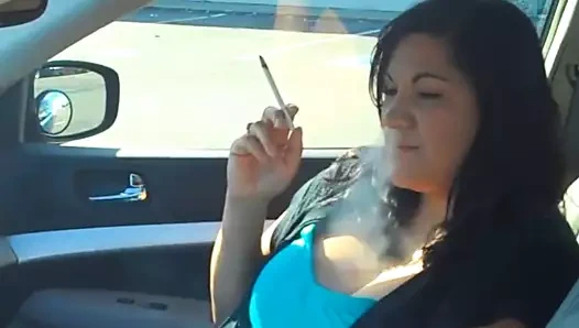 1 arabada sigara kadın