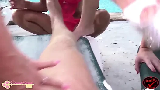 Aşırı açik Dişi Eşi̇!