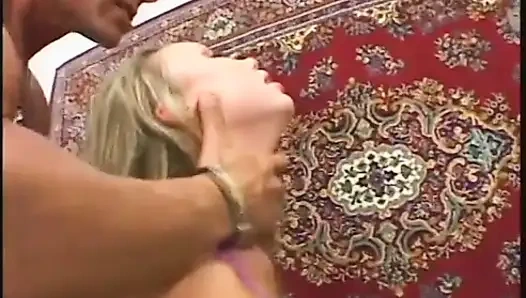 Maya Hills amcığı seviyor