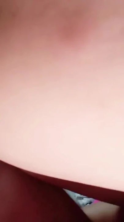 "Yalnız dul evli kadın üvey babası tarafından kandırılıyor ve sikişiyor" dan unutulmaz bir an