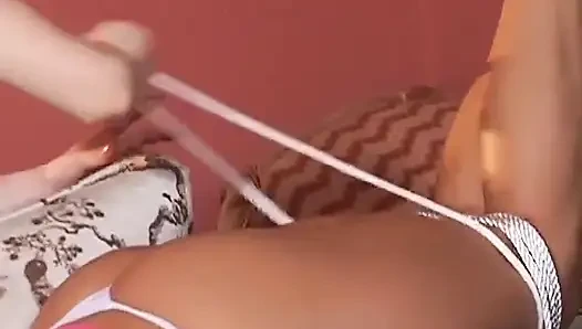 Bu iki çarpıcı Fransız lezbiyenle tutkulu lezbiyen seansı