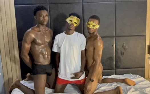 Twinks Üçlü Sikiş Bölüm 1