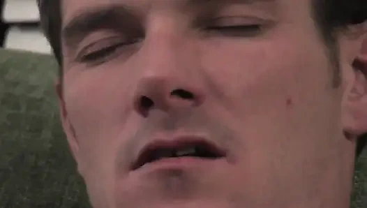 Esmer twink gerçekten sert boşalıyor