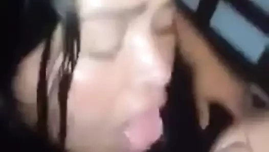 desesperada por su leche