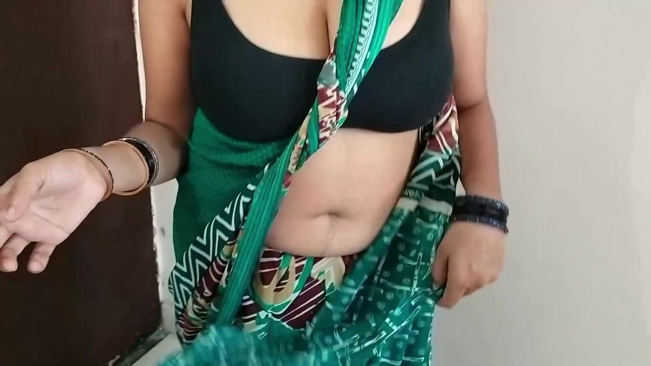 Indian hot maid Fucked before hiring, Nokrani Chud gyi Malik se Kaam ke liye (Hindi Audio)