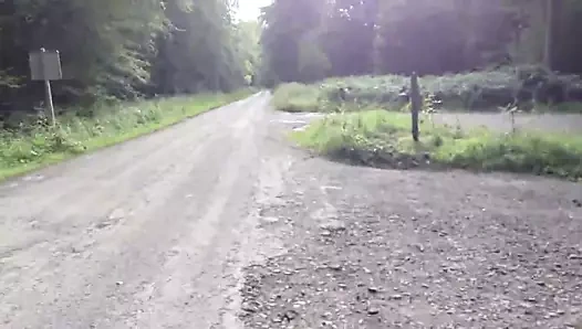 exhib devant 2 voyeurs