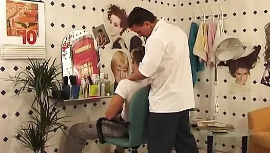 Derin sikişten sonra ağzı açık göt deliği damlayan kalın döl