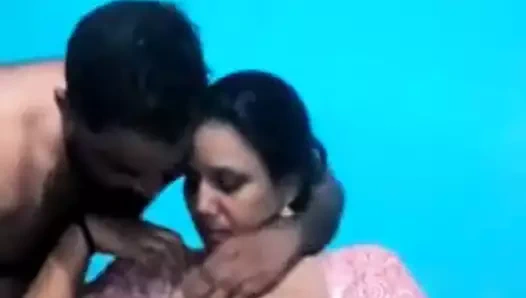 Sıcak desi teyze boobshow n press