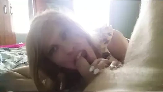 Travesti ıslak yarak emiyor