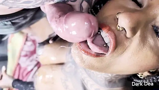 Emmek için doğmuş! Ağzımın büyük yaraklarla dolduğunu seviyorum!