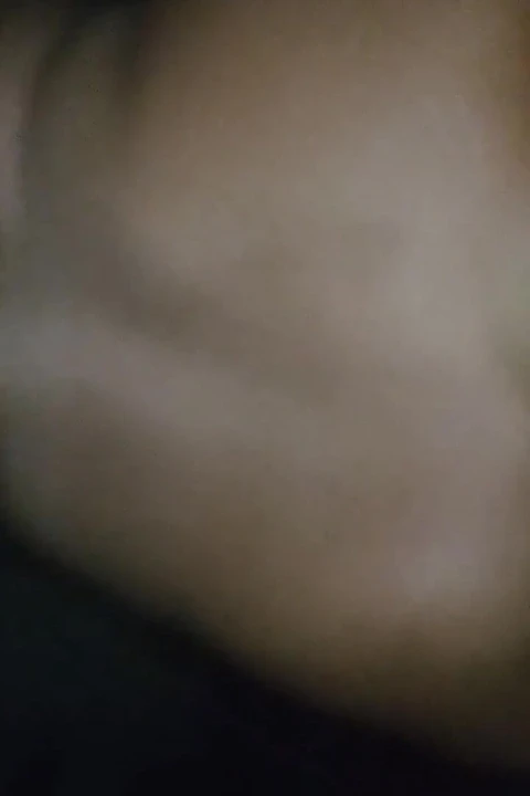 Terk edilmiş evde evli sarışının vajinasını yedim