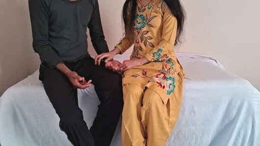 Pencaplı üvey anne üvey oğlu tarafından net sesli sikiliyor - tam video