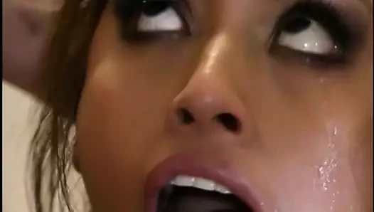 Abanoz sürtük alır kalın horoz yukarı ona sıkı göt ve alır yüz