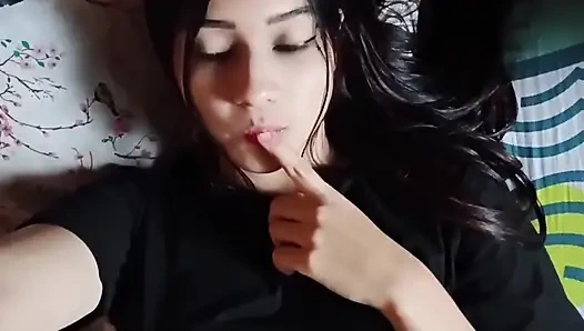 18 yaşındaki üvey kız kardeş pijamalarıyla sikiliyor erkek arkadaşı güzel büyük götünden ayrıldığı için üzgün ev yapımı gözenek