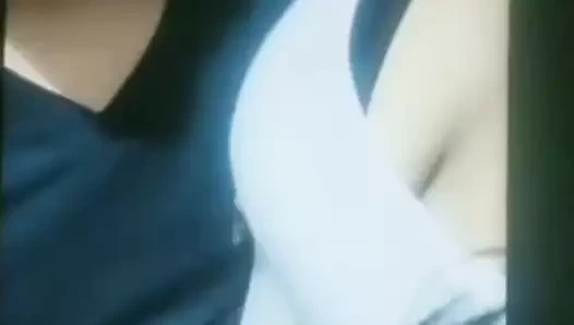 Hintli kız arkadaş