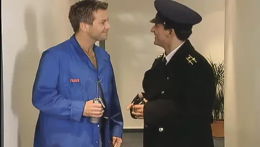 Üç Sarışın Ofis Sürtüğü Asyalı 25 Cm Canavar Ve Patron Yarağı Gırtlağına Kadar Alıyor!