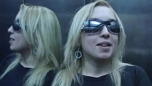 Sevimli latin sarışın Vanina makyajını iki büyük yarakla ateşli dölle mahvediyor