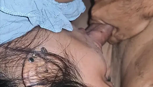 ÜVEY KıZ ÜVEY BABASıNıN SÜTÜNÜ EMZIRIYOR
