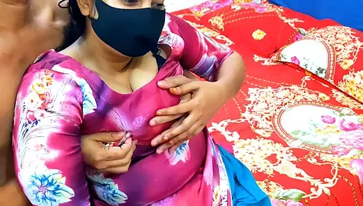 Hintli evli kadın evde sikişiyor