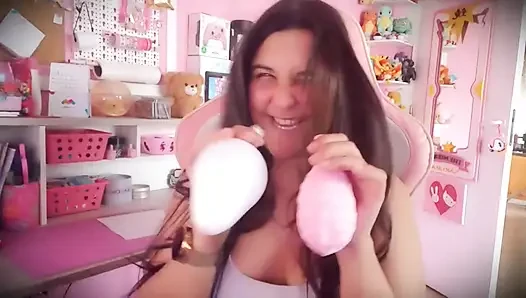 Kabarık yanaklar balon üfleme - tavşan delisi