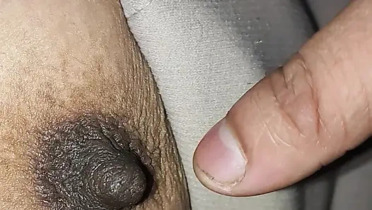 Kerala fatima'nın büyük göğüsleri yarakla mastürbasyon yapıyor