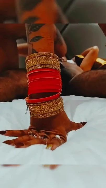 Azgın ve baharatlı bir üniversite öğrencisi iki öğretmeniyle her pozisyonda sert sikiliyor. | Klip 2