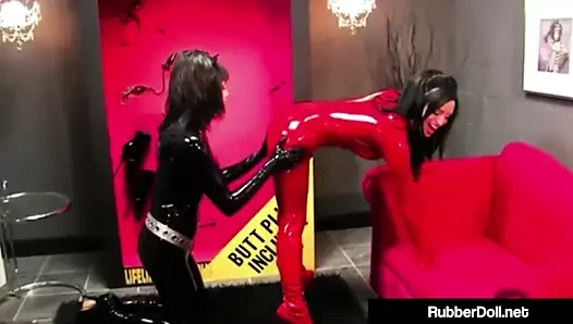 Femdom kraliçesi rubberdoll kutulu bebek nicci tristan tarafından becerdin!