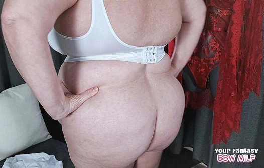 Şeftali göt ve büyük sarkık memeler sadece senin için - ninenin bu gece taşaklarını boşaltmasına izin ver