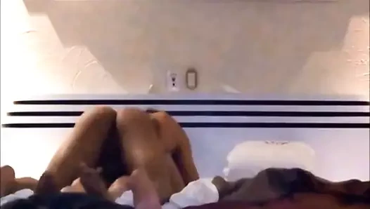 Mi esposa gozando la verga de su amante