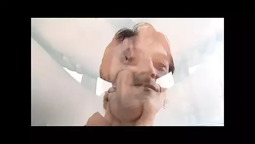 Vahşi ve kıllı puma sürmek bir büyük sert horoz