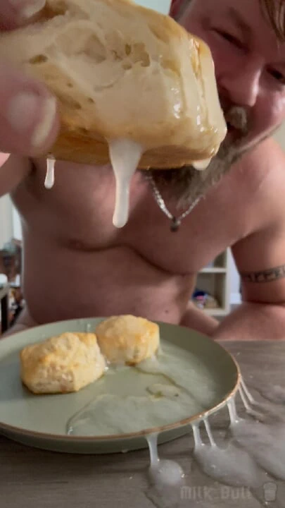 Muscle Man Pumps 20+ Ropes of Cum Onto His Breakfast