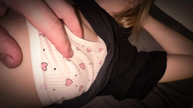 Doğrulanmış amatörler: öğrenciler kampı. Yüksek sesli müzik. Biz karanlıktayız.