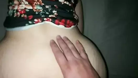 Büyük götlü beyaz üvey anne üvey oğlu tarafından sikiliyor