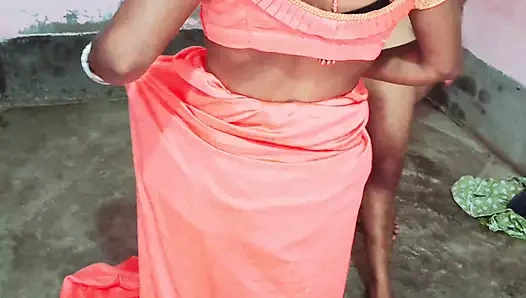 Hintli yeni evli kadın evinde sikiliyor