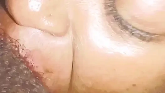 Boşalıncaya kadar fıstığımı boğazına boşaltıyorum!!