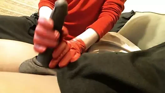 kırmızı eldiven handjob